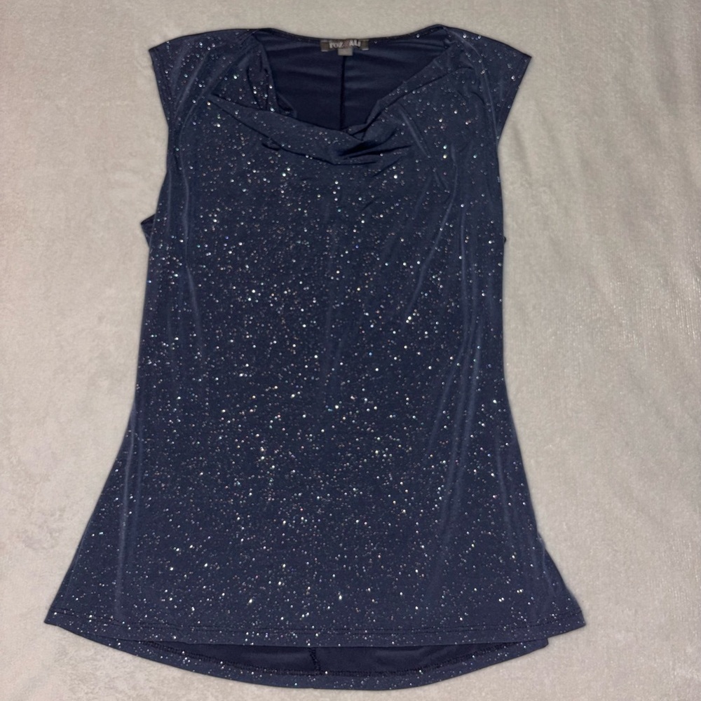 woman’s navy blouse